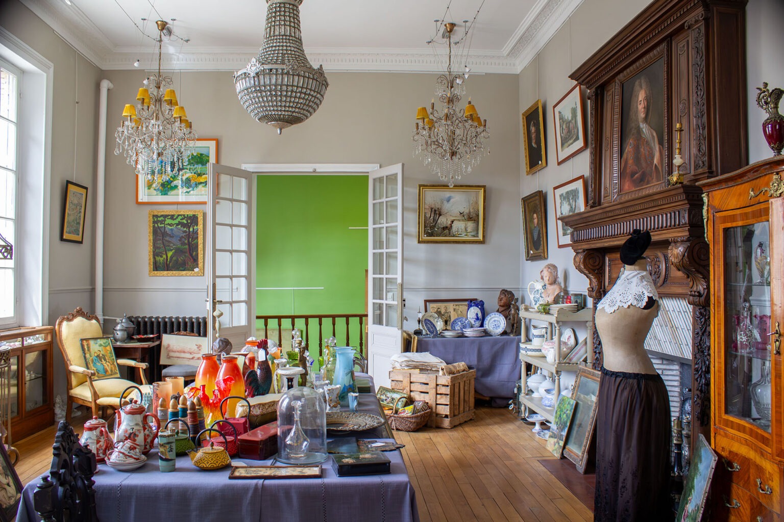 Au Jeu de Paume, Galerie d'art et boutique d'antiquités à Épernay